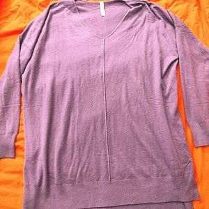Zenana Premium Women's Lavender V-neck Long Sleeve Loose Fit Sweater Sz. Medium